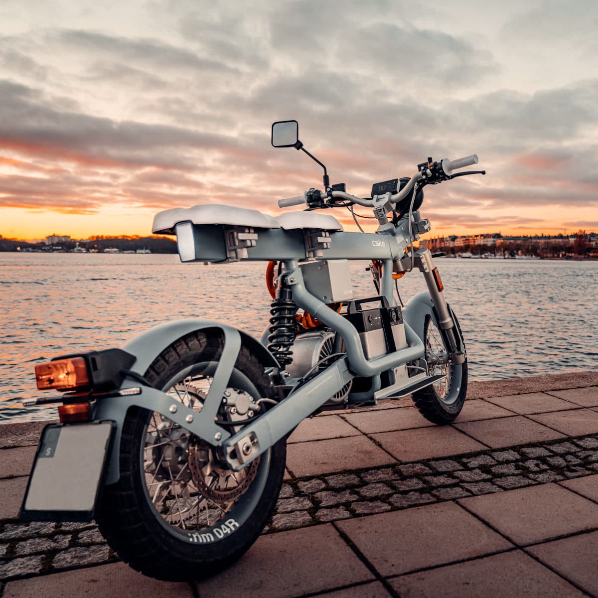 OneWheel & Cake Ösa elmoped