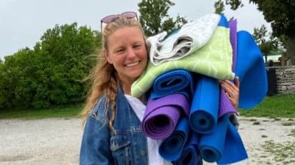 SOMMARYOGA i SJÄLSÖ HAMN