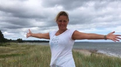 SOMMARYOGA I LJUGARN