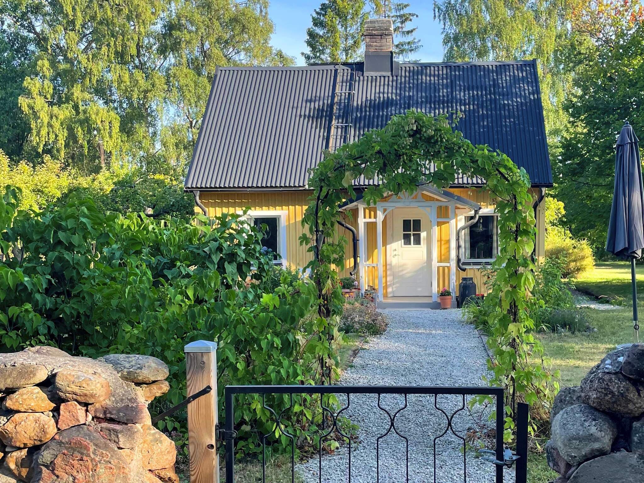 6 person holiday home in KLINTEHAMN