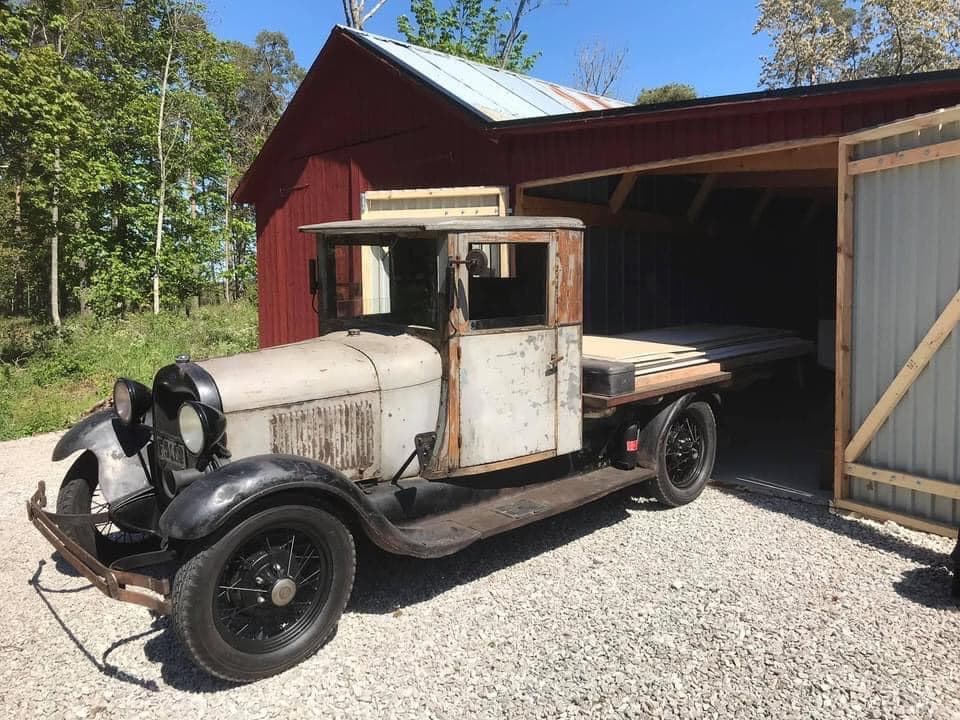 Guidning hos Viklau Gårdsmuseum , Nostalgiutställning mm